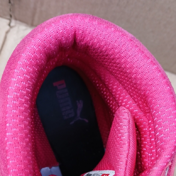 Puma Womens SIZE 8 Sneakers in Vibrant Pink and Black W/ Wedge Great Condition - Picture 11 of 12